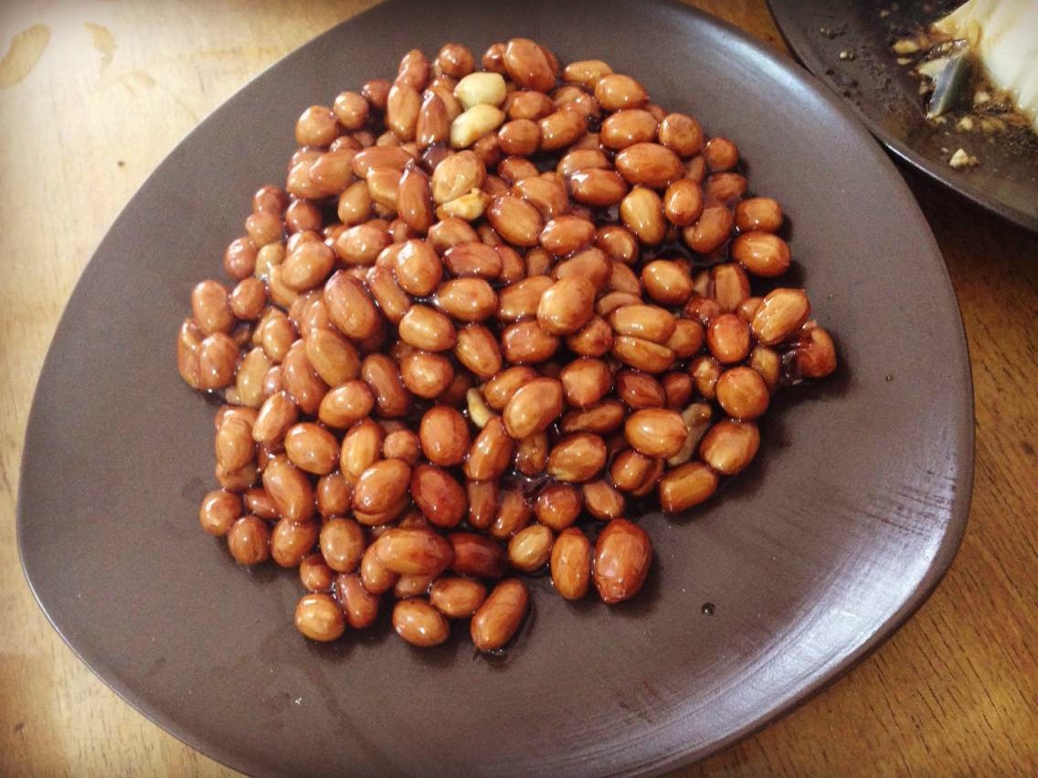 Sweer and sour penuts